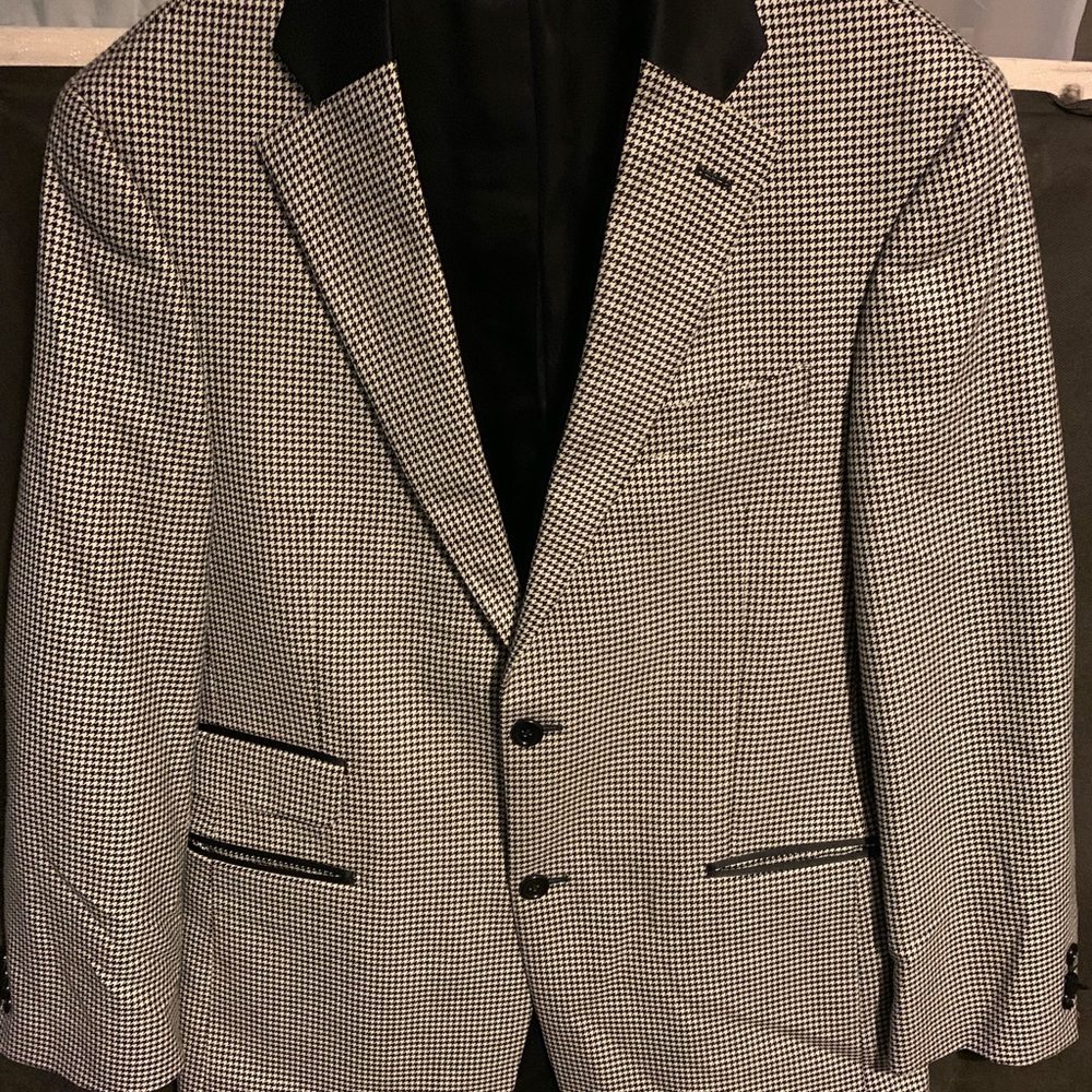 Paul Fredrick houndstooth sport coat